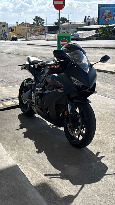 Honda CBR650R E-Clutch 2024 | Akrapovič Titanium | 16.300 km