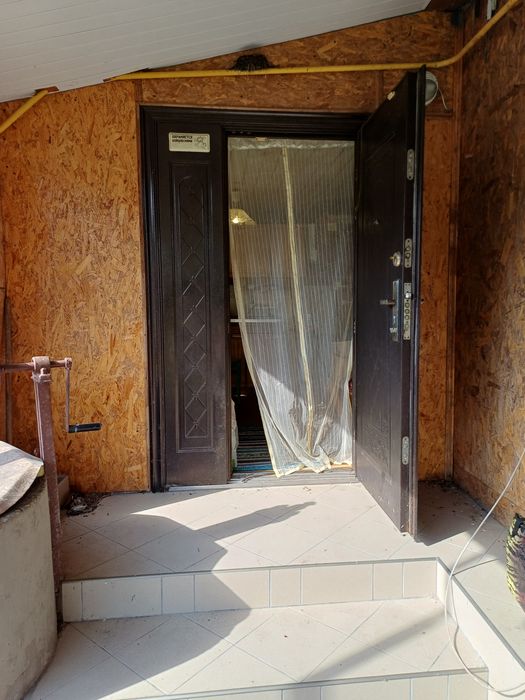 Продам будинок зі всіма зручностями  в селі Гориця.Торг.