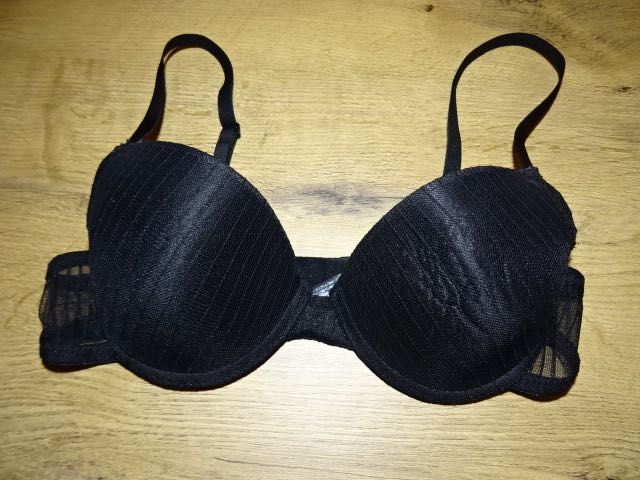 Primark czarny biustonosz 75 B