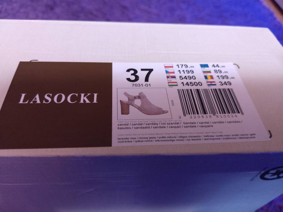 Buty '' LASOCKI " - sandały na obcasie