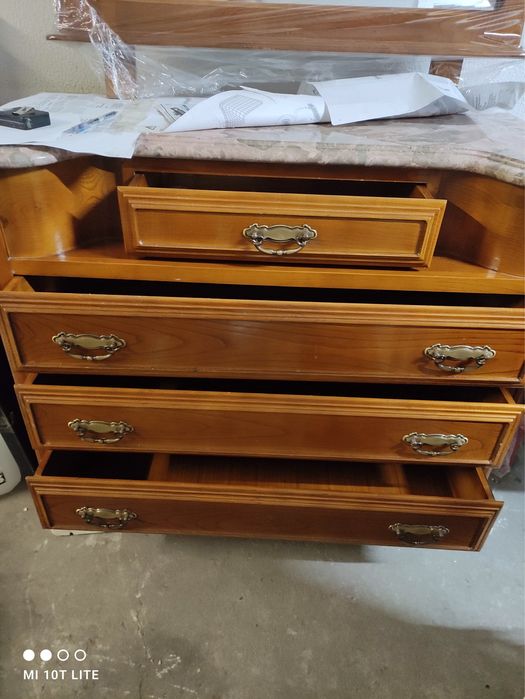 Cómoda madeira com espelho