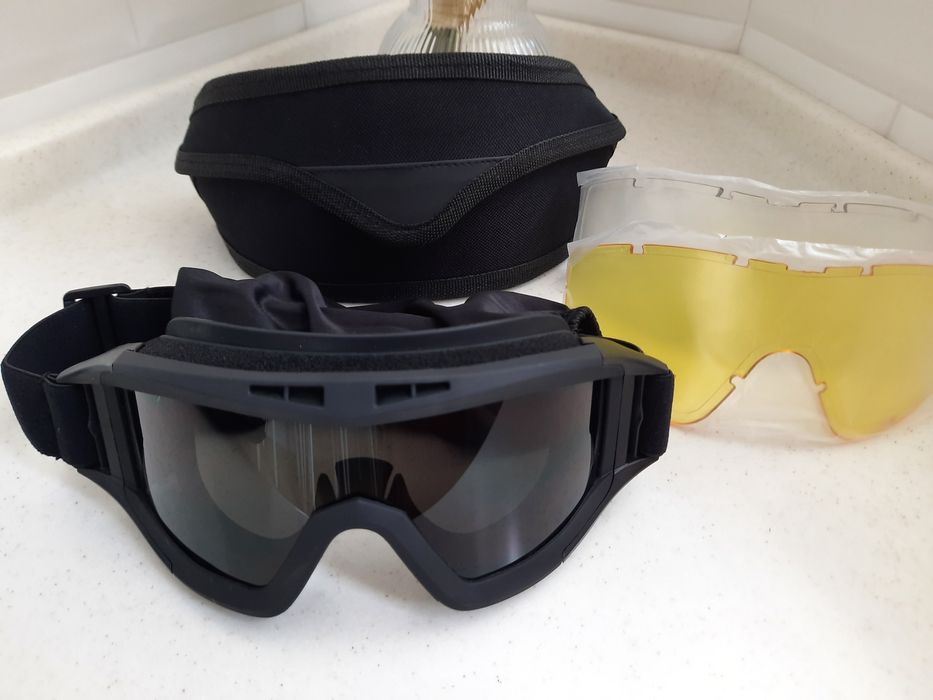 Тактичні окуляри військові