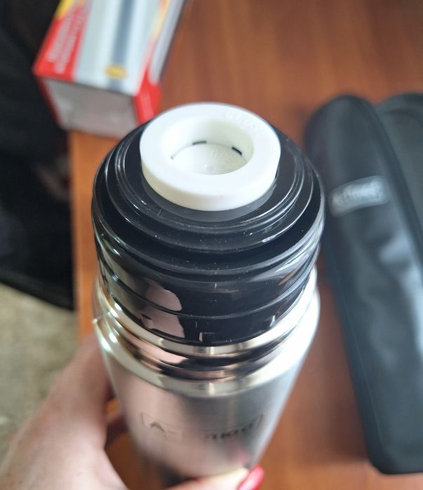 Термос вакуумный из нержавеющей стали, 1000 мл.