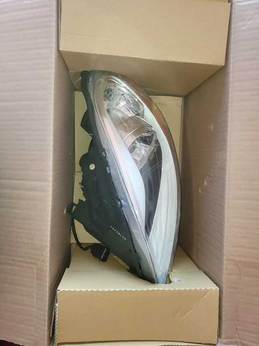 Farol para VOLVO XC60 ABAKUS esquerda e à direita