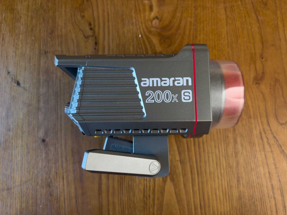 Amaran 200x S (APUTURE LED)