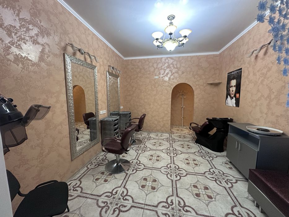 Продам перукарню