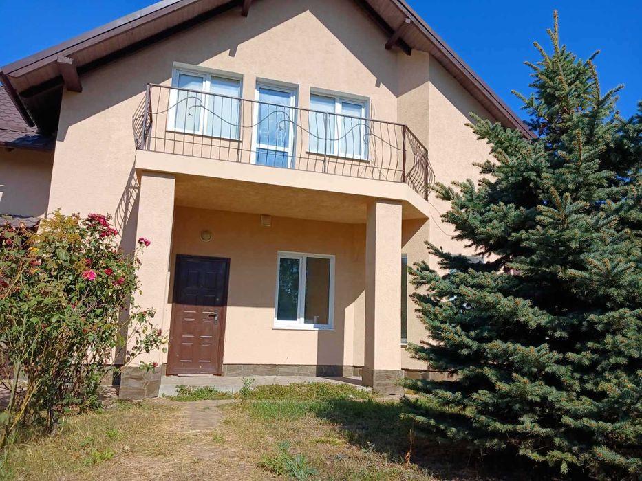 Будинок з незавершеним ремонтом 178м.кв. з гаражем