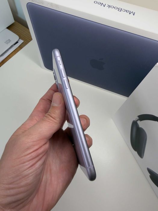 Apple iPhone 11・64B・Roxo (Factura e Garantia)
