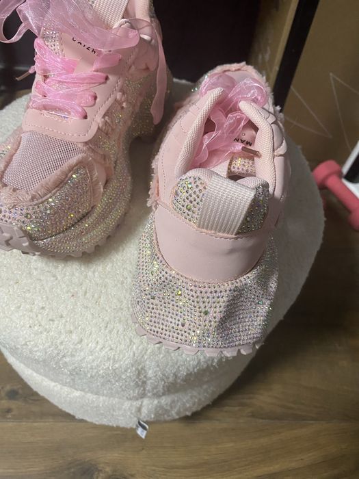 Кроссовки женские новые