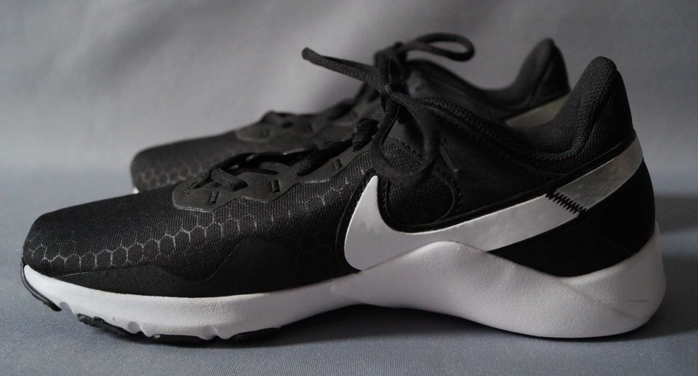 Damskie buty sportowe Nike r.40.5