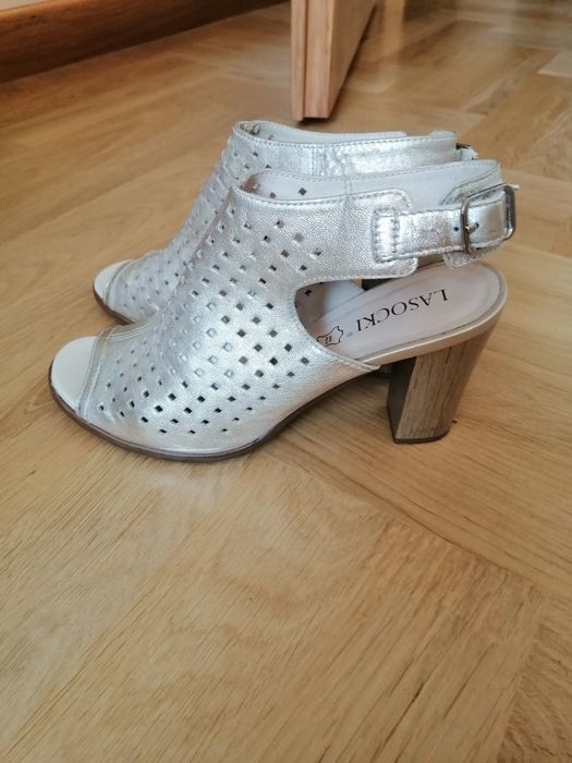 Eleganckie buty skórzane 37 Lasocki