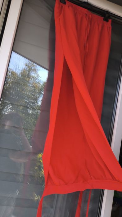 Spodnie damskie czerwone