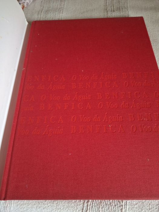 Livro álbum Benfica época 88 / 89 Campeão