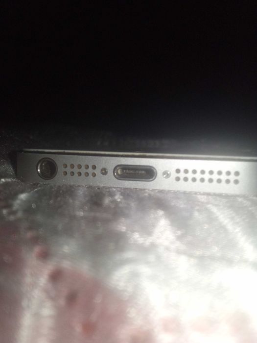 iPhone 5 на запчастини, тріснутий екран