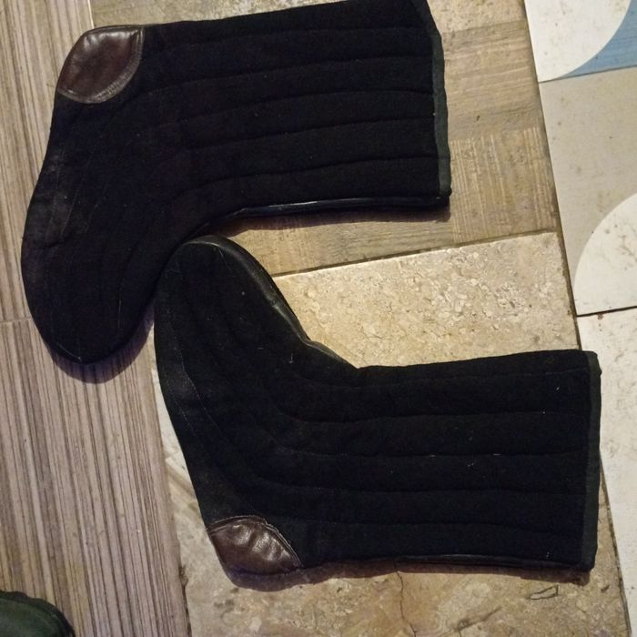 Бурки старовинні (чоловіче та жіноче зимове взуття)