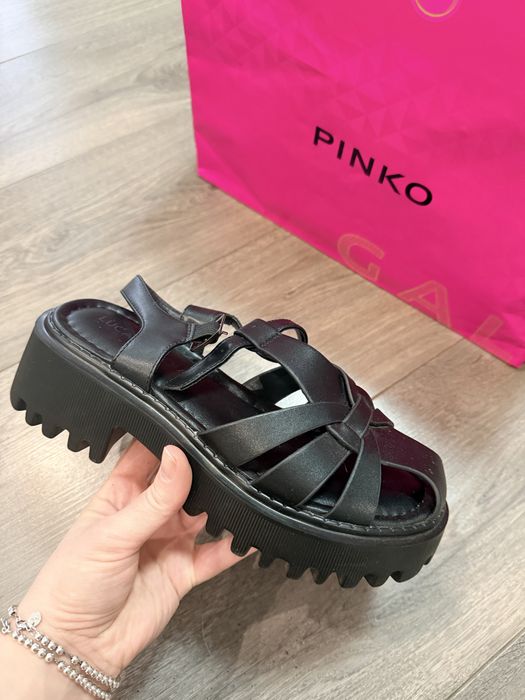 Жіночі босоніжки