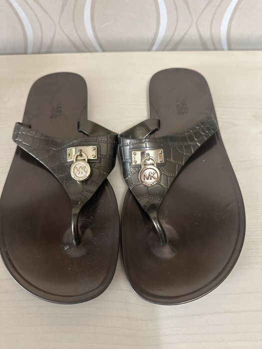 Продам шлепанці machael kors