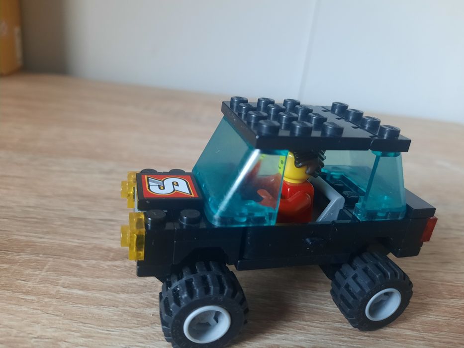 Klocki lego samochód osobowy 2