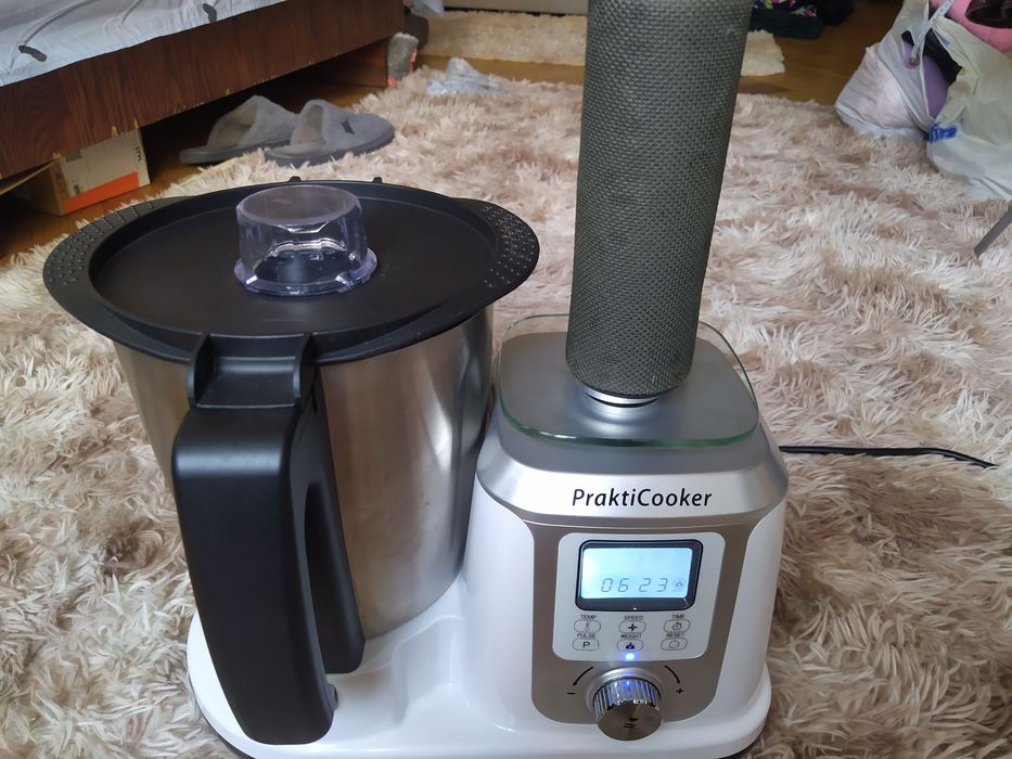 Кухонный робот(kitchen cooking)