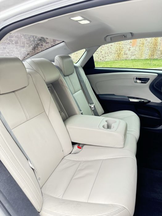 Пасажирські перевезення, індивідуальний трансфер на Тойота  Авалон