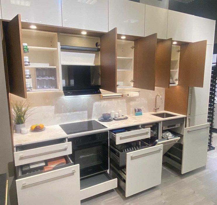 Kuchnia Nolte – wyprzedaż ekspozycji –LUX+ LEGNO z blatem kamiennym