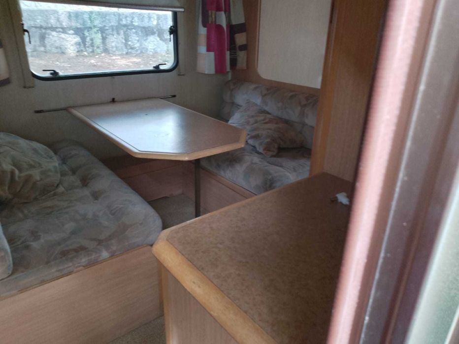 Caravana ADRIA grande modelo de 1992 em bom estado com documentos