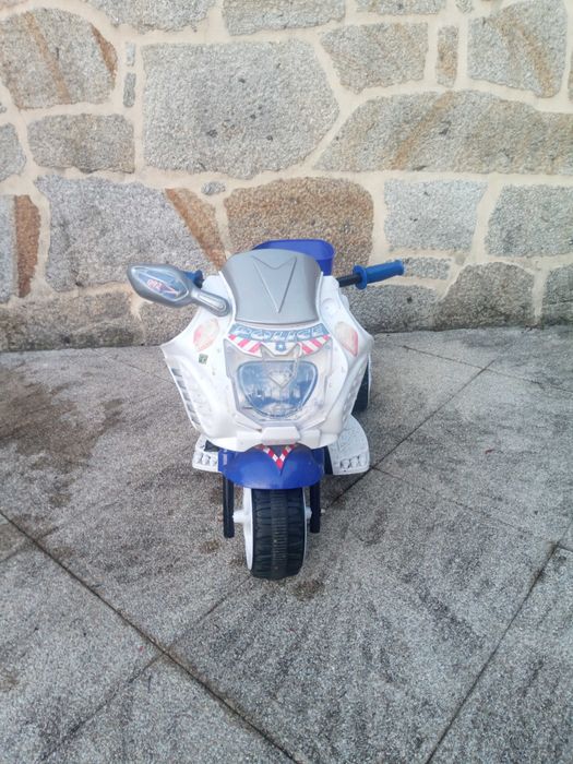 Mota a motor para criança