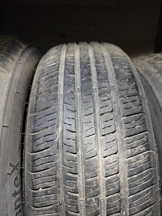 Резина 215 60 17 . 2022 года. 8 мм протектор