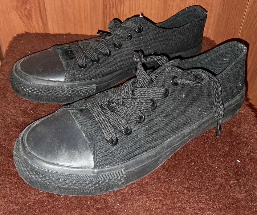 Trampki czarne rozmiar 39