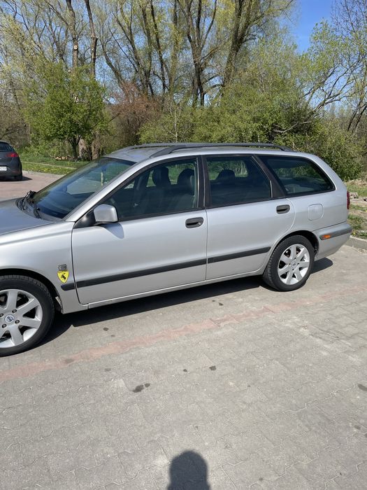 Volvo V40 1.9D 1999r.