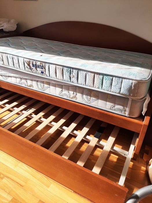 Cama de solteiro convertível em cama de casal