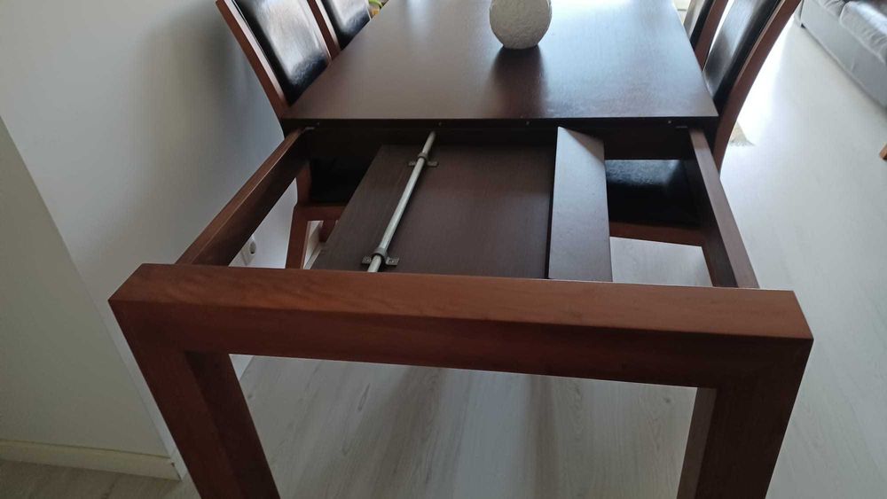 Mesa de sala extensível com 6 cadeiras