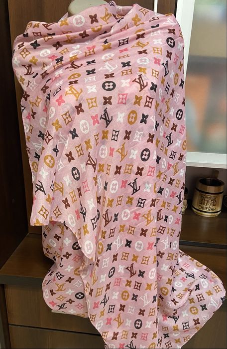 Палантин Louis Vuitton. Шовкова хустка Chanel