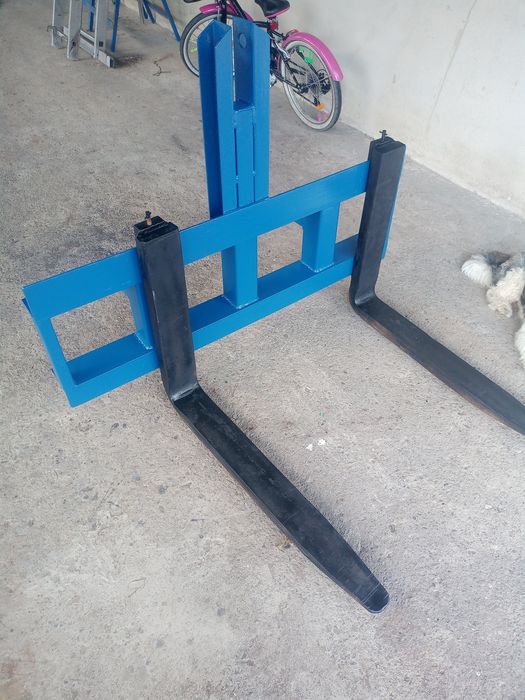 Podnośnik paletowy do ciągnika tuz