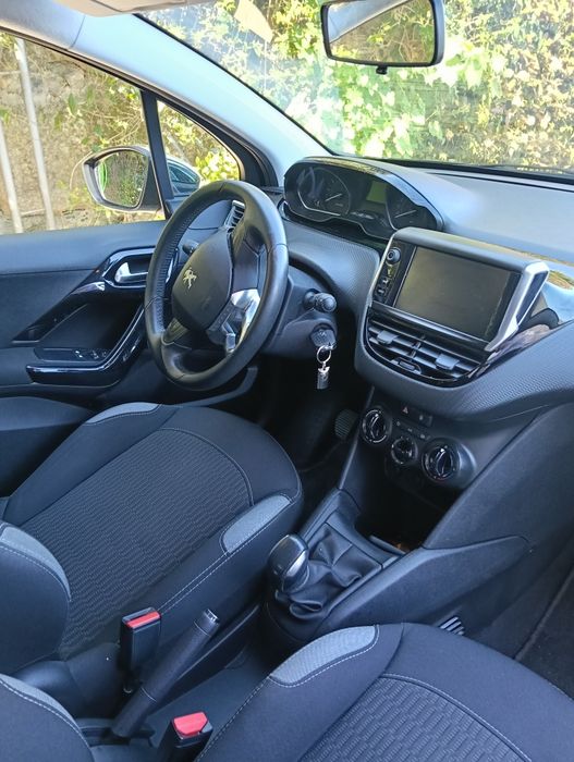 Peugeot 208 PureTech 1.2
