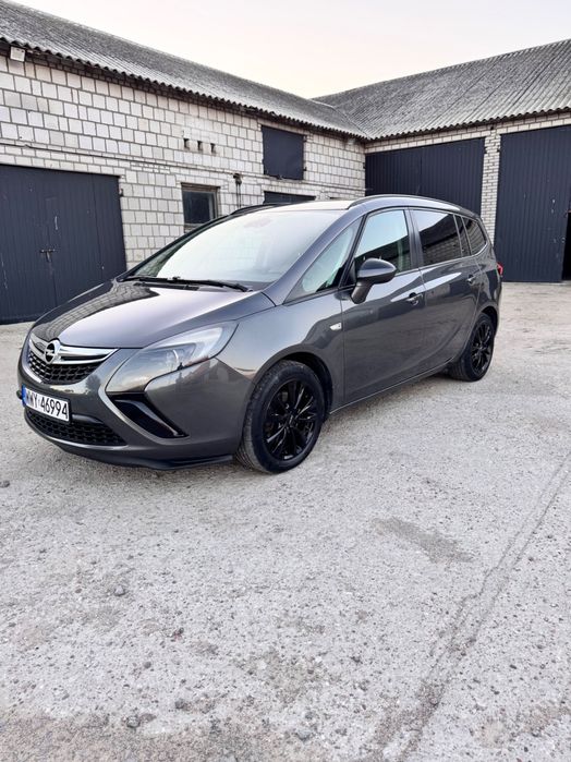 Sprzedam Opel Zafira C 2012r. 2.0 diesel 130KM, przebieg 238000km  5-drzwiowy minivan, 5 miejsc, manualna skrzynia biegów
