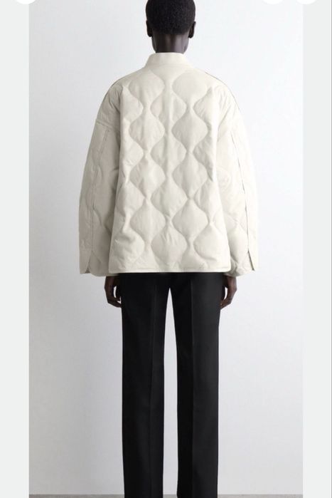 Стьобана куртка від cos