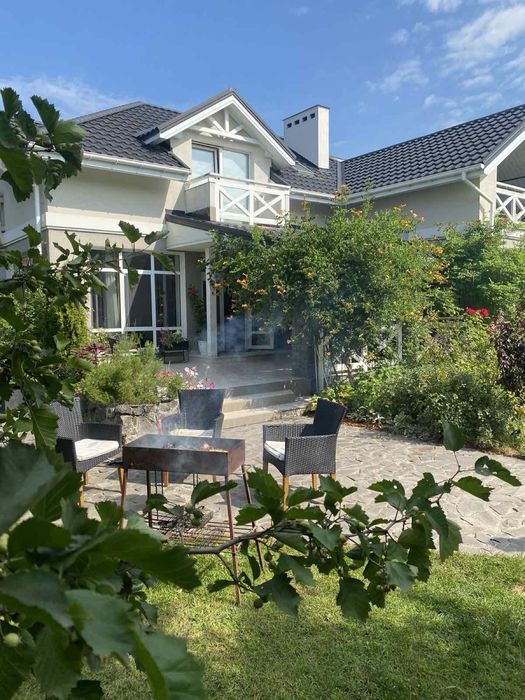 215 Уютный красивый дом у реки