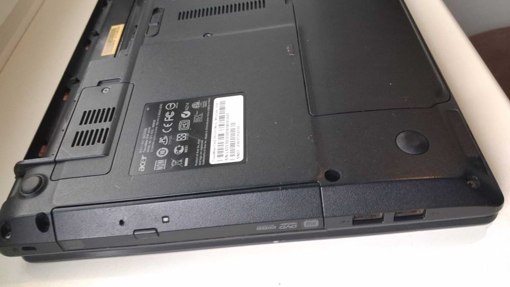 Продам не робочий ноутбук Acer TravelMate  5740. Під ремонт або на запчастини.