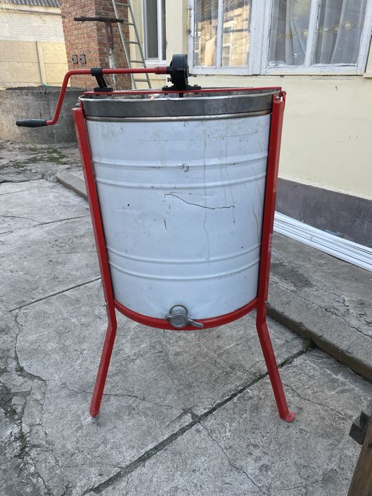 Медогонка на 4 рамки + столик для обробки в подарунок!