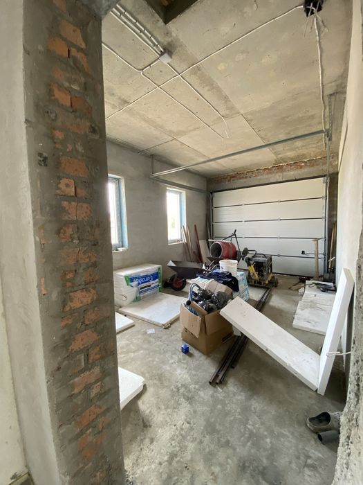 Продаж будинку з гаражем у Рованцях преміум будівництво Монолітне перекриття