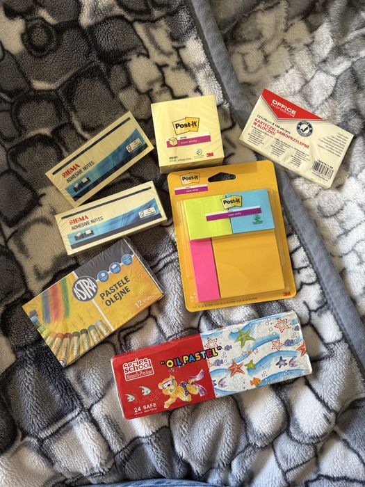 Astra pastele olejne, karteczki samoprzylepne, artykuły biurowe