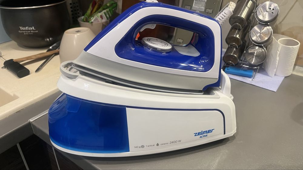 Праска з парогенератором ZELMER ZIS2415 Active