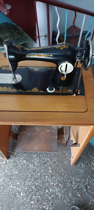 Швейна ножна машинка