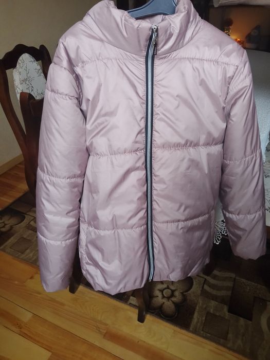 Продам куртку весняну