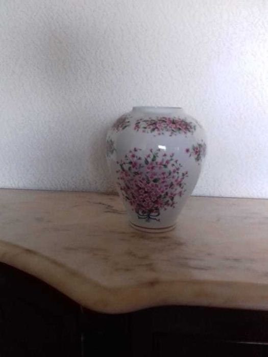 Decorative vases. New.432573653566760963
