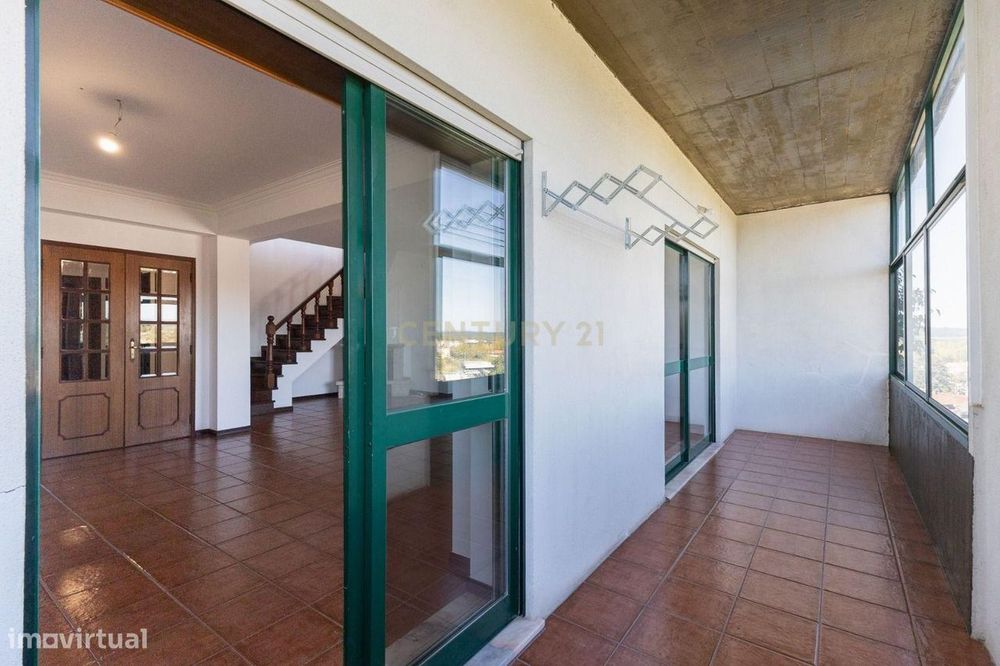 Arrenda-se T4 em duplex com garagem e terraço em Condeixa a Nova, Coim