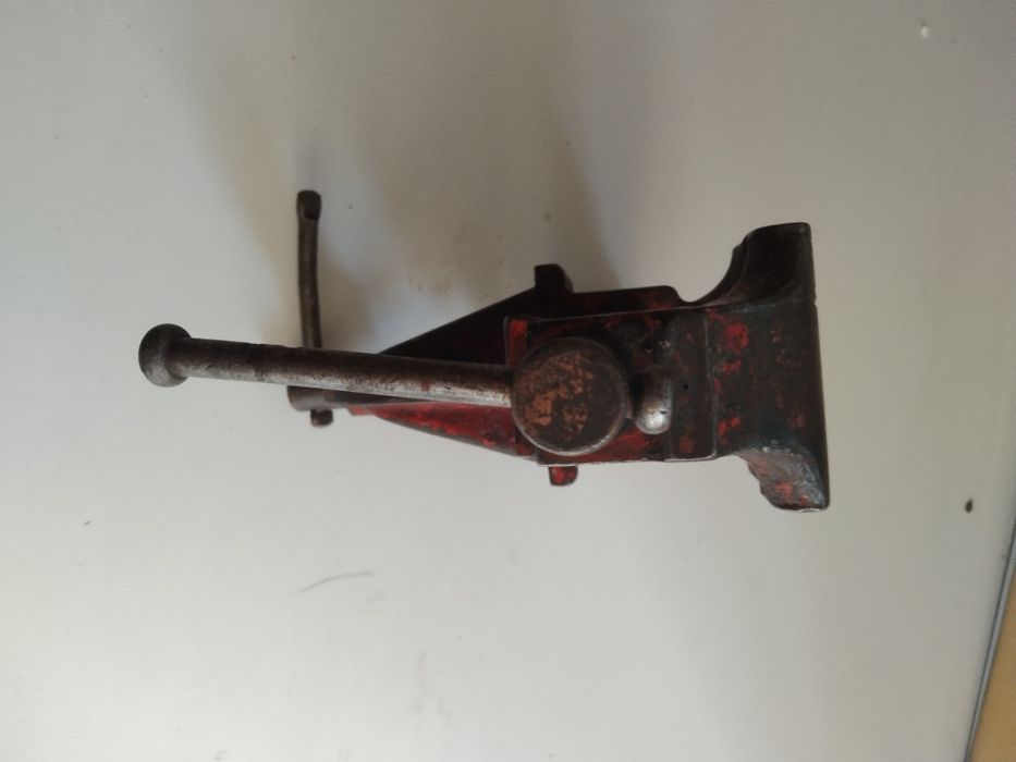 Тіски маленькі !