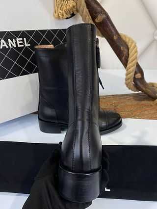 Chane.l buty sznurowane
