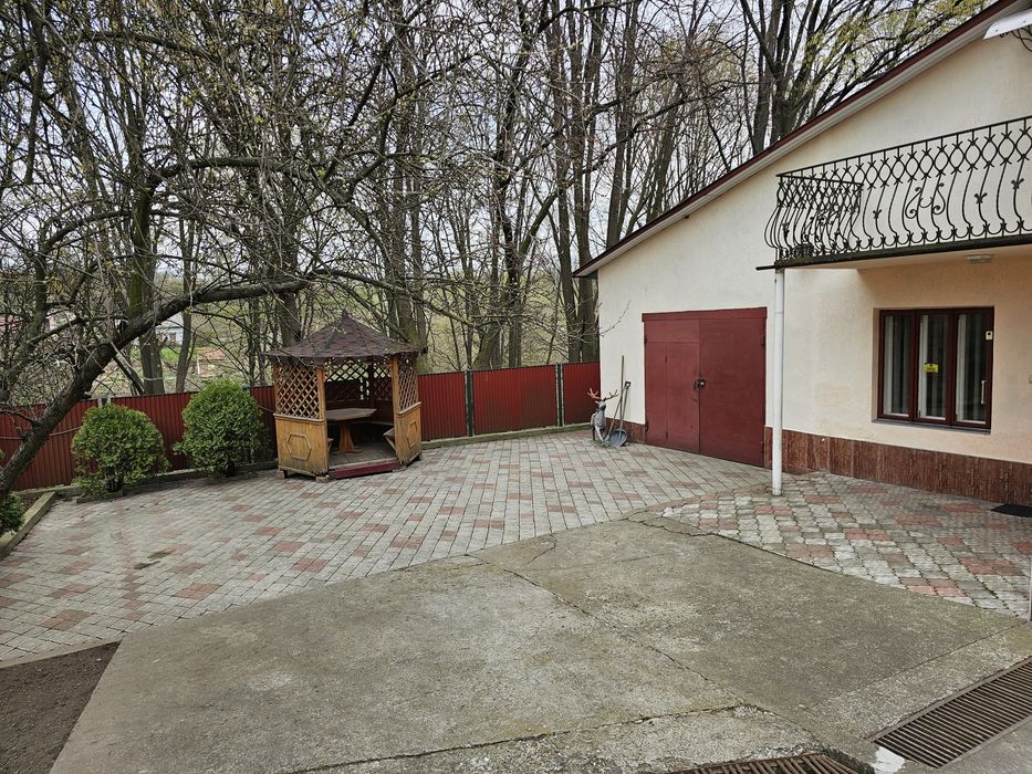 3-кімн квартира-особняк в центрі з видом на ліс